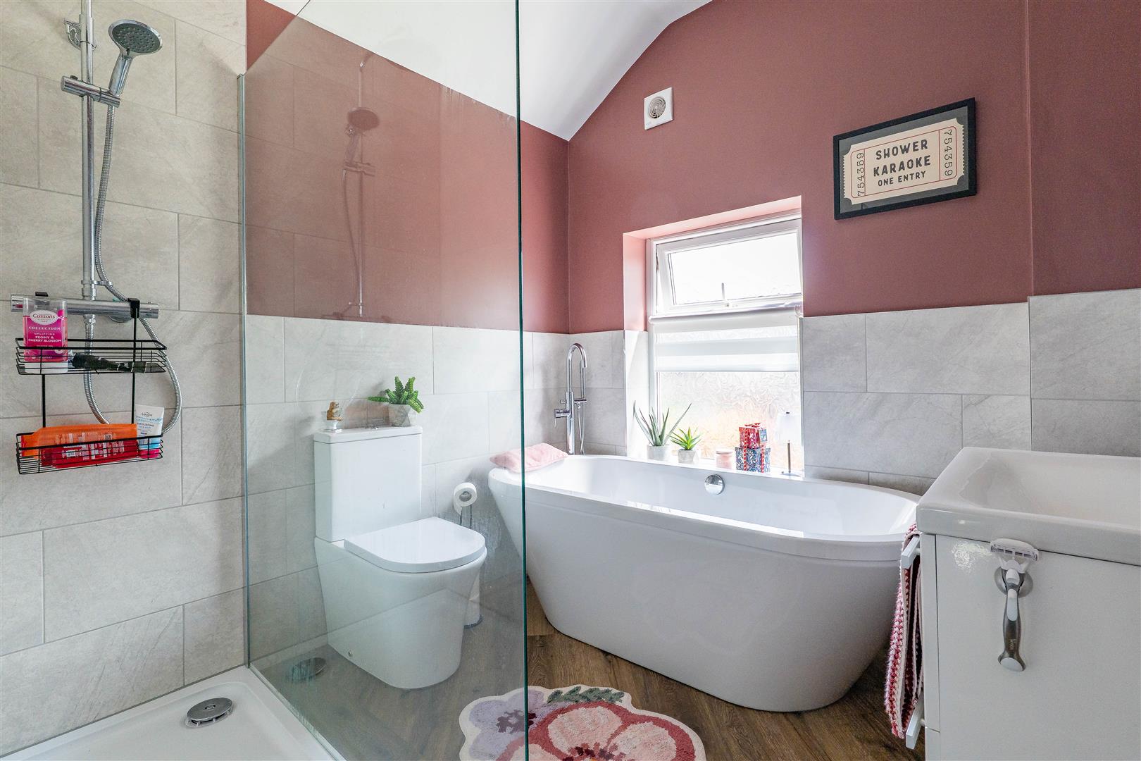 2 bed property in West View, Preston